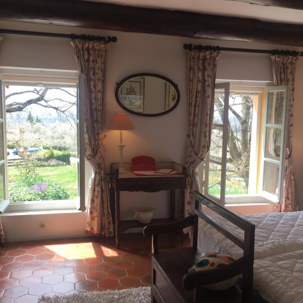 Domaine Des Tilleuls D'Or Saint-Cézaire-sur-Siagne Habitación foto