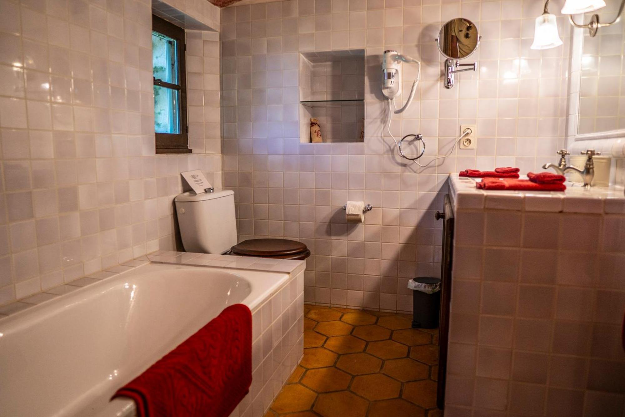 Domaine Des Tilleuls D'Or Saint-Cézaire-sur-Siagne Habitación foto